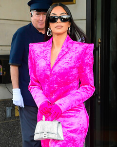 Ким Кардашьян заплатила Йе (Канье Уэсту) 3 миллиона долларов за мебель в их доме