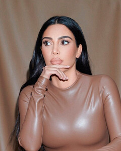 Ким Кардашьян назвала истинную причину ребрендинга своей марки KKW Beauty