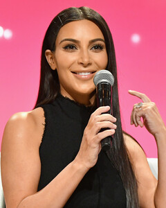 «Мистика»: Ким Кардашьян намекает на съёмки нового шоу