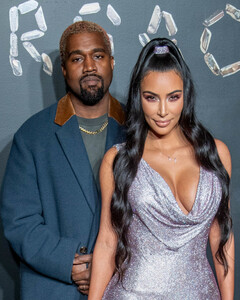 Ким Кардашьян и Канье Уэст встретили Новый год порознь