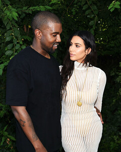 Ким Кардашьян разрыдалась при встрече с Канье Уэстом