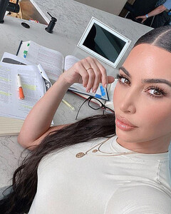 Ким Кардашьян мечтает открыть успешную юридическую фирму