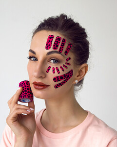 Как кинезиотейпирование работает над морщинами во сне