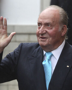 Планирует ли бывший король Испании Хуан Карлос I вернуться из изгнания?