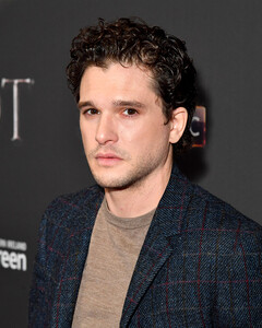 После съёмок в «Игре престолов» Кит Харрингтон попал в больницу с нервным срывом