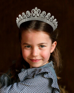 Когда юная принцесса Шарлотта наденет свою первую тиару и наденет ли вообще?