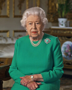 Королева Великобритании записала обращение к британцам из самоизоляции