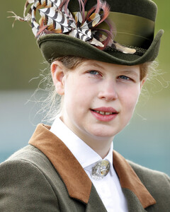 Королева дала своей любимой внучке леди Луизе Виндзор редкую привилегию