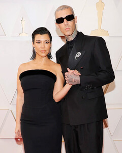 Кортни Кардашьян и Трэвис Баркер наконец-то стали родителями