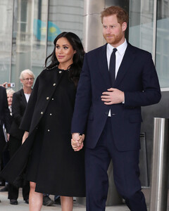 Королевские эксперты: крестины Лилибет Дианы в Великобритании не состоятся