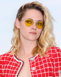 Кристен Стюарт ответила зрителям, покинувшим кинозал на премьере фильма ужасов «Преступления будущего» в Каннах