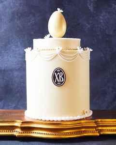 Сусальное золото, миндальная корочка и белый изюм: всё о куличах на предстоящую Пасху