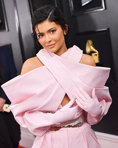 Кайли Дженнер не знала о гибели людей на концерте Трэвиса Скотта, хотя была там