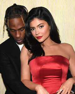 Кайли Дженнер подтвердила, что ждёт второго ребёнка от Трэвиса Скотта