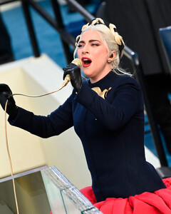 Джо Байден назначил Леди Гагу сопредседателем Комитета по культуре и искусству