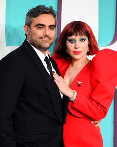 Леди Гага рассказала, как жених Майкл Полански спас её от психотического срыва