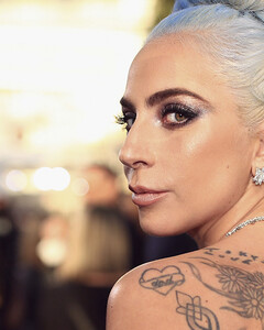 «Я думала, что это моя вина»: Леди Гага забеременела после изнасилования в 19 лет