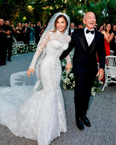 Джефф Безос и Лорен Санчес сыграли роскошную свадьбу в Венеции