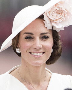 Лайфхаки от герцогини: какими модными советами Кейт Миддлтон воспользовались принцессы Беатрис и Евгения?