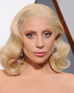 Леди Гага надеется, что её альбом поможет тем, кто пережил насилие