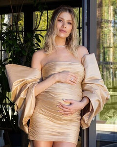 Супермодель Лена Перминова стала мамой в четвёртый раз