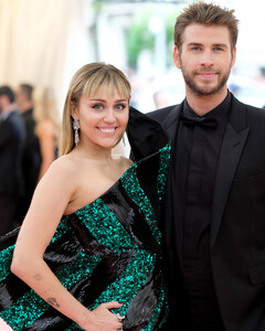 Лиам Хемсворт был первым мужчиной Майли Сайрус