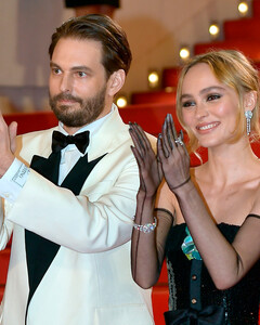 Лили-Роуз Депп отстояла честь своей героини из сериала «Кумир»