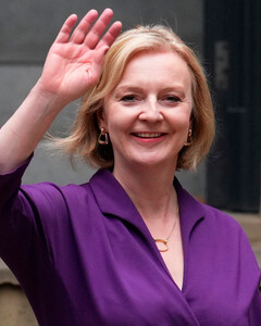 За 45 дней на посту премьер-министра Лиз Трасс заработала пособие в $129 000 в год на всю жизнь