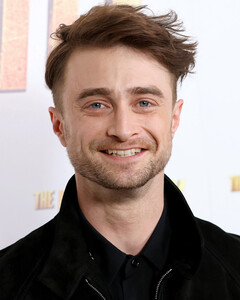 Счастливы вместе: Дэниел Рэдклифф появился на красной дорожке в компании возлюбленной Эрин Дарк