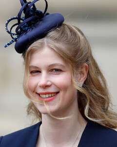 Тайное послание дедушке: леди Луиза Виндзор изящно отдала дань уважения принцу Филиппу на поминальной службе