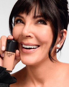 Крис Дженнер и Doja Cat стали лицами MAC Cosmetics