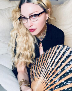 Мадонна рассказала некоторые подробности байопика о своей жизни