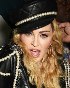 Мадонна сделала первую татуировку в возрасте 62 лет