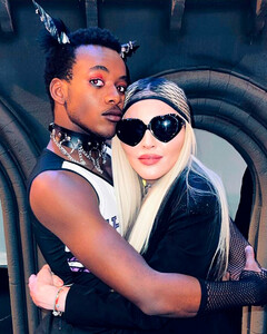 Мадонна втянула своего приёмного сына Дэвида в каббалу