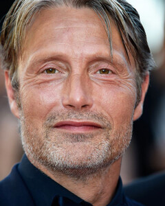 Вместо Джонни Деппа в третьей части «Фантастических тварей» снимется Мадс Миккельсен