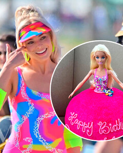 Марго Робби отпраздновала 32-й день рождения розовым тортом в виде Барби на съёмках одноимённого фильма
