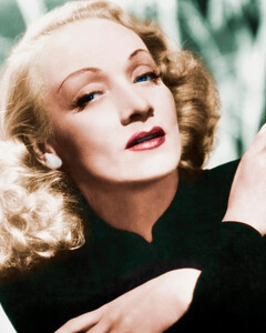 Браслет Марлен Дитрих ушёл с аукциона в Лондоне за $4,5 млн