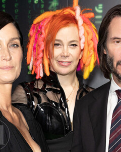 Легендарная троица: Киану Ривз, Керри-Энн Мосс и Лана Вачовски на премьере фильма «Матрица: Воскрешение»