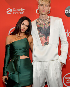 Меган Фокс и Колсон Бэйкер впервые вместе вышли в свет