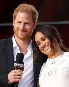 Гарри и Меган ну очень важные персоны: герцоги получат от голландской полиции VIP статус во время проведения Invictus Games