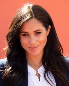 Суд обнародовал документы, в которых Меган Маркл называет своего отца «ненормальным»