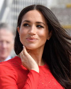 Меган Маркл отреклась от своей фамилии?