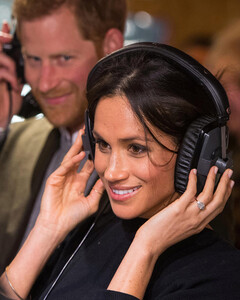 Меган Маркл и принц Гарри записали праздничный выпуск подскаста с участием сына