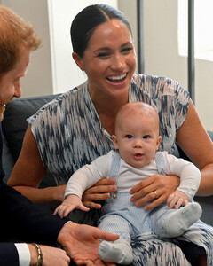 Почему имя Меган Маркл удалили из свидетельства о рождении её сына Арчи?