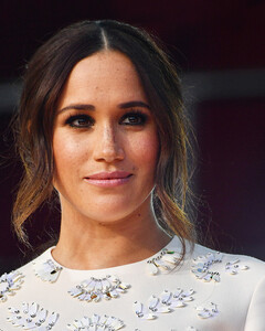 «Я была права с самого начала», — ответила Меган Маркл злопыхателям после победы над таблоидом Daily Mail