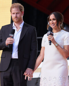 Принц Гарри и Меган Маркл потребовали у лидеров G20 «вакцинировать мир»