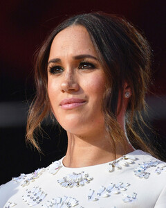 Меган Маркл наняла адвоката из-за обвинений в унижениях персонала