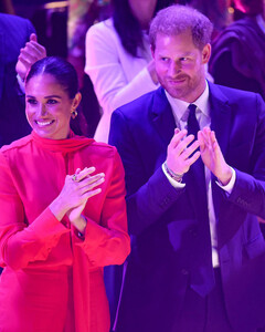 Меган Маркл и принц Гарри посетили саммит One Young World Summit в Манчестере