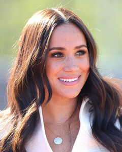 «Перепутала королевскую семью с Голливудом»: Меган Маркл вышла замуж за принца Гарри по расчёту