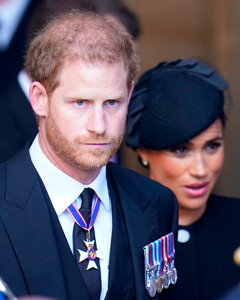 Меган Маркл отказалась участвовать в работе над мемуарами принца Гарри «Запасной»